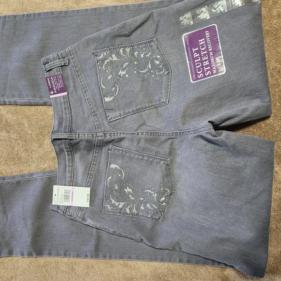 Nwt Gloria Vanderbilt Women's Straight Leg Jeans in Gray - Picture 8 of 12